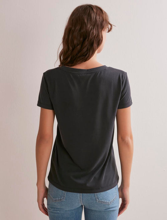 Basic majica crna V izreza